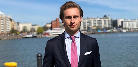  "Vi väntar oss en fortsatt svag krona", säger Johan Wessman, ansvarig för nordisk valutaverksamhet på BNP Paribas.