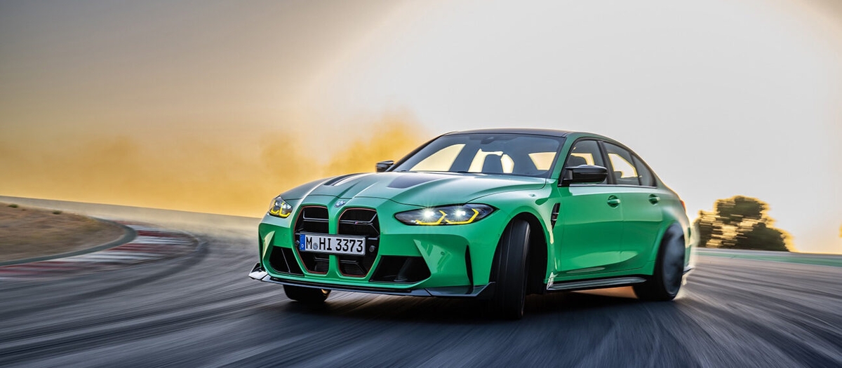 BMW M3 CS har 550 hästkrafter och ett vridmoment på 650 Nm. Kort sagt: Detta är en fyrhjulsdriven värstingmaskin. Maxfarten spärras elektroniskt först vid 302 km/h.