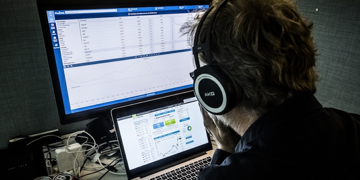 Bedragare lockar på aktiechattar