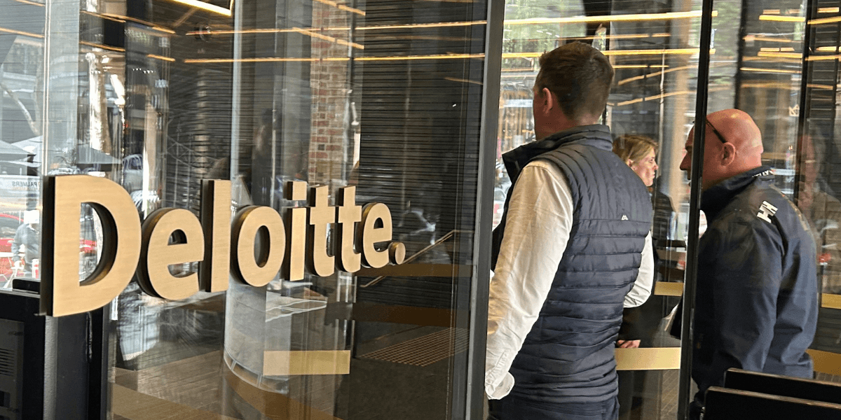 Deloitte som utbildar företag om ai har precis trampat i klaveret. (Foto: Rod McGuirk/AP/TT)