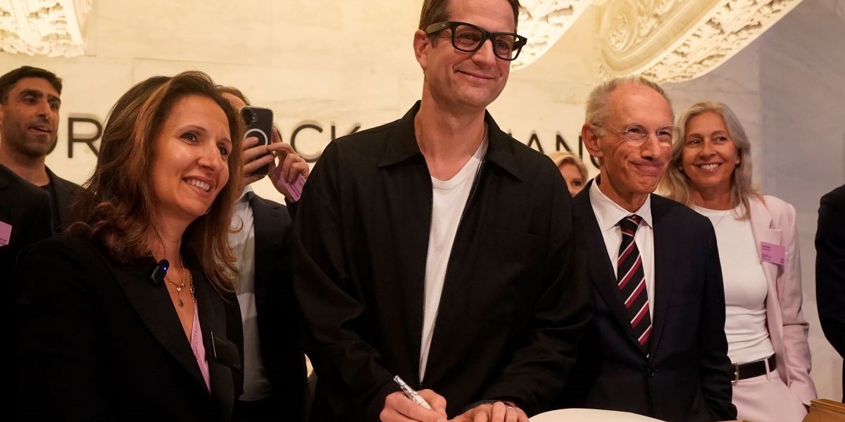 AI har möjliggjort både färre anställda, och högre lön för de som är kvar, på Sebastian Siemiatkowskis Klarna.