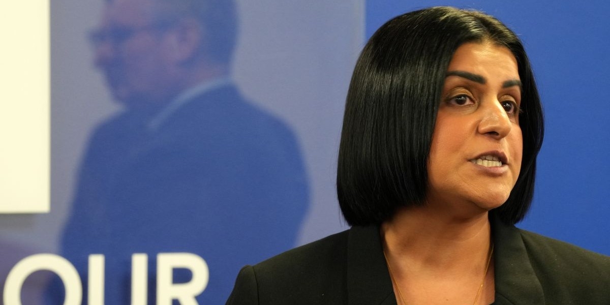 Vill underlätta för rika men försvåra för invandrare