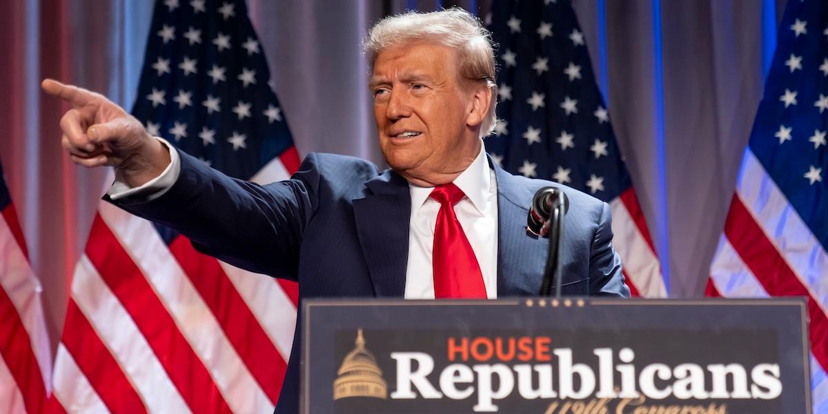 Professorn: Därför attraheras människor av buffliga ledare