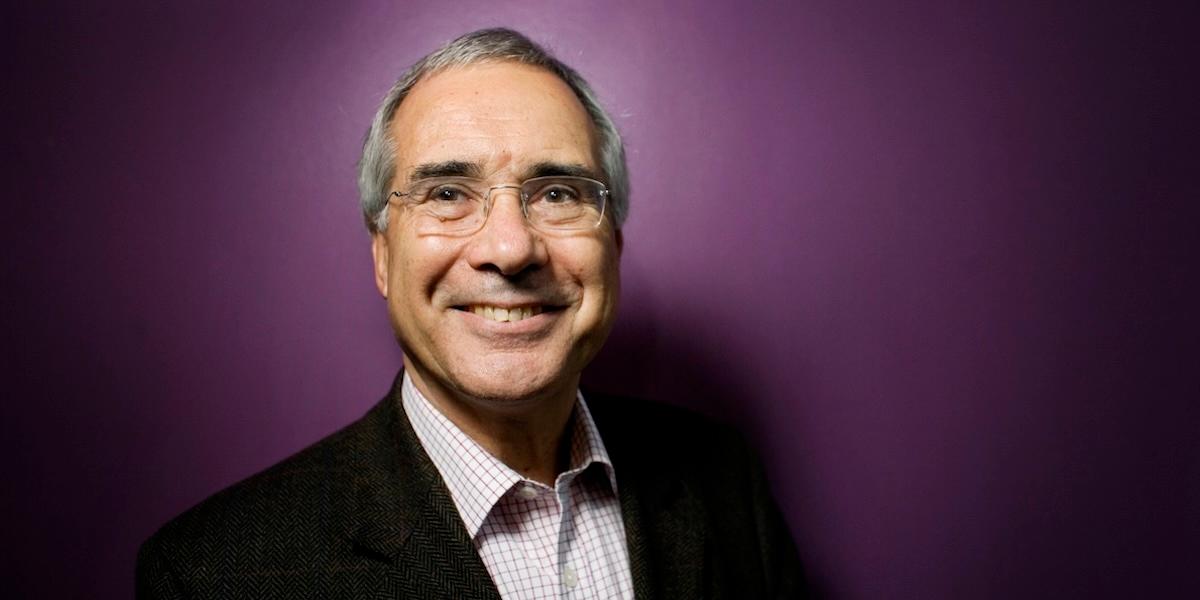 Ekonomen Nicholas Stern pekar på att det lönar sig ekonomiskt med klimatinvesteringar.