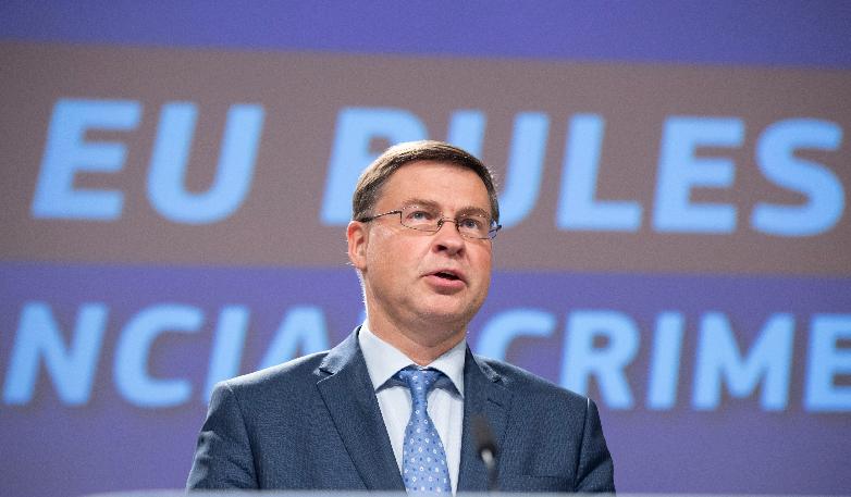 Valdis Dombrovskis EU-kommissionen penningtvätt