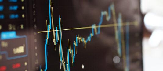 Flera storbolag riskerar kurspress om fonder säljer av