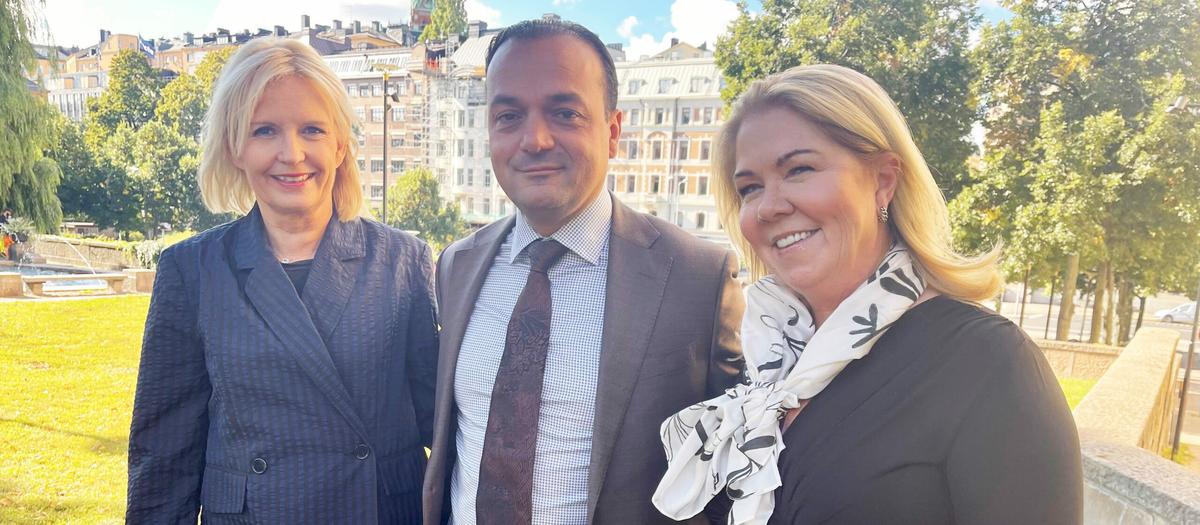 Christina Hammer och Åsa Falkman (tidigare Hanborg). I mitten: Shervin Razani, vd och grundare av Jurek