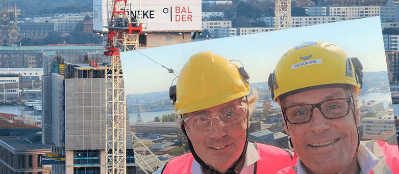 Göteborgsherrarna Erik Selin och Ola Serneke passade på att ta en selfie på våning 17 i Karlatornet tidigare i höst.