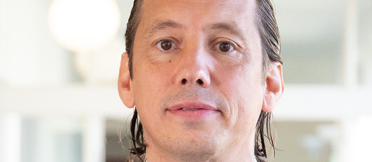 John Magnus Roos, lektor i socialpsykologi vid Högskolan i Skövde och konsumtionsforskare vid Handelshögskolan i Göteborg.