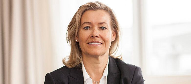 "Efter 16 år på banken är jag dock allt mer redo att flytta närmare min familj som bor i Sverige och påbörja övergången till en karriär i en mindre operativ roll", säger Berit Behring.