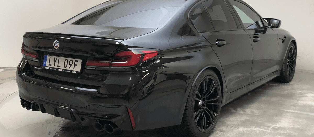 Hetsig budgivning efter 'supersnabb' familjesedan