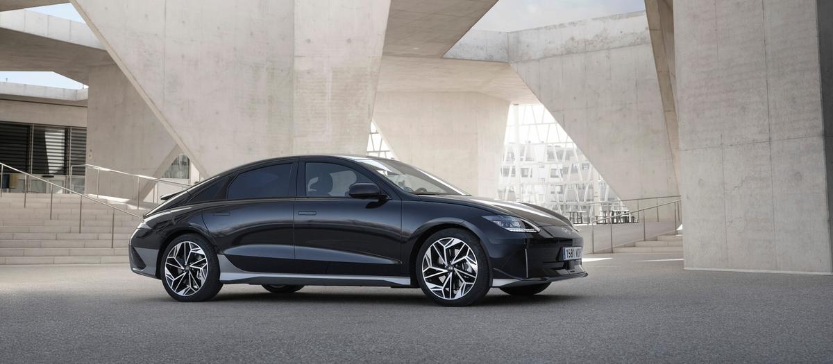 Hyundais IONIQ 6 har röstats fram som årets bil