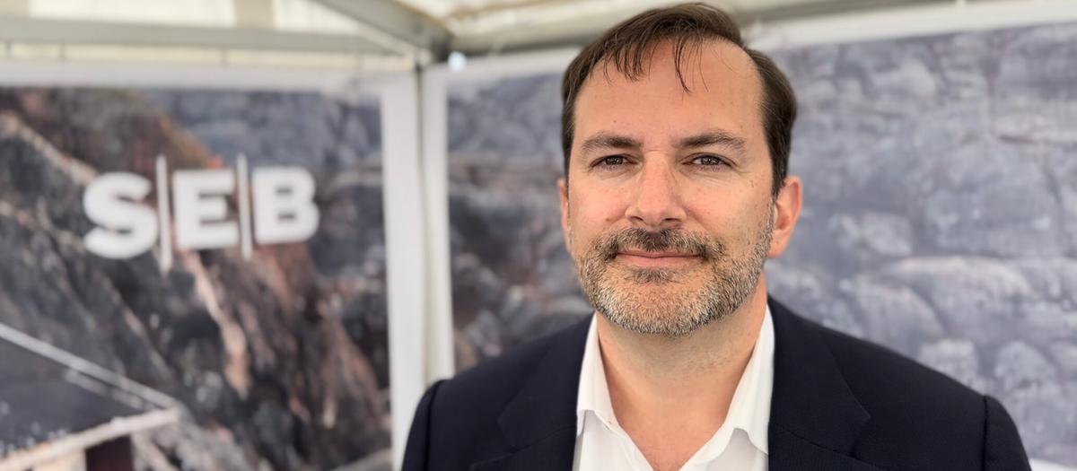 "Just nu låter vi en anställd granska och få information samt förslag från chatbotar, men inte ha det direkt mot kunderna", säger Nicolas Moch på SEBx. Foto: Anders Frick