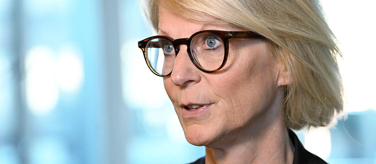 "Det ekonomiska läget är utmanande, men Sverige har alla förutsättningar för att ännu en gång hantera en svår tid", säger finansminister Elisabeth Svantesson. Foto: TT