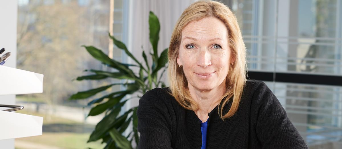 Maria Stagmo, HR-chef på Sparbanken Skåne, gläds över jämställdhets- och mångfaldspriset ”Anna-priset”.