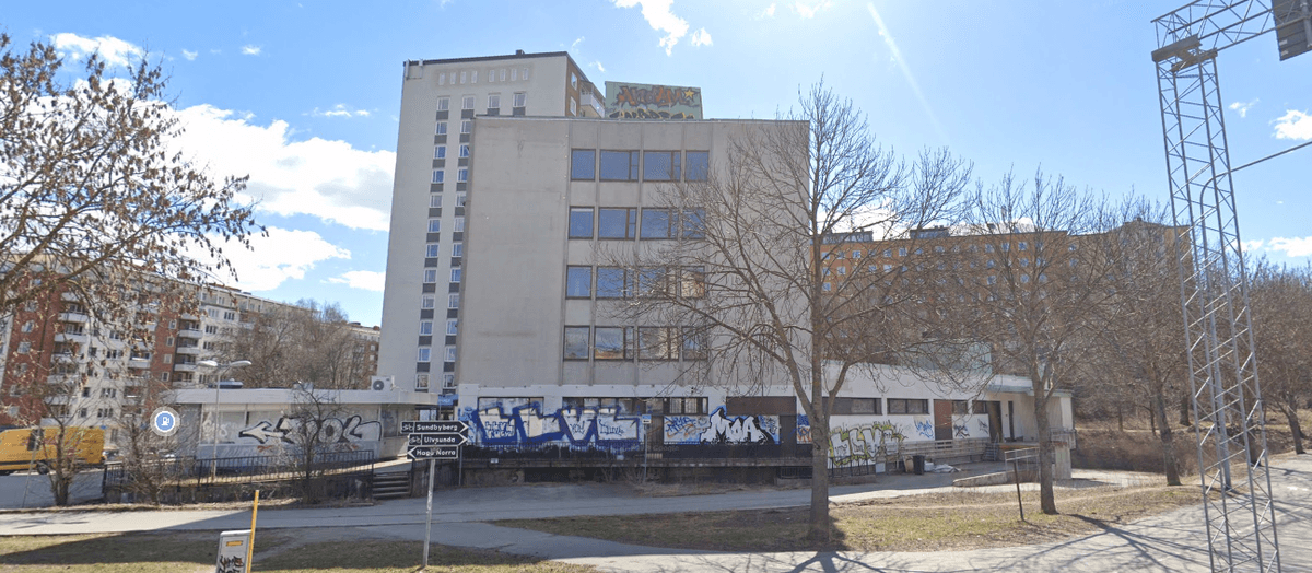 Nu köper Balder det så kallade Giab-huset som byggdes 1960. Säljare är Oscar Engelberts privata bolag Parkgate. Foto: Google