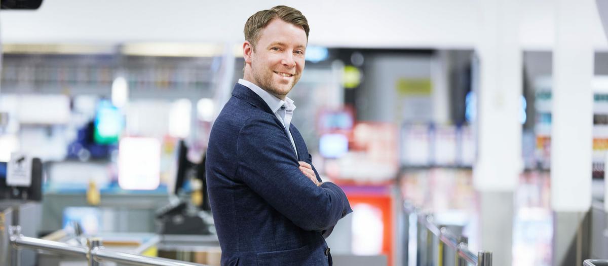 "Vi ser i försäljningsstatistiken att varukategorier som vinterkläder, livsmedel och skor till hela familjen ligger i topp," säger Ullareds vd Patrik Levin.