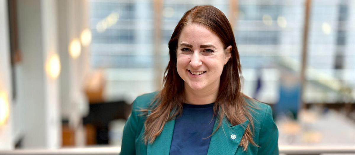 "Nu måste vi göra unionen redo för att inkludera Ukraina. Det är vår skyldighet för att inte svika Ukraina här hemma i EU. Då är det framförallt jordbrukspolitiken och sammanhållningspolitiken som påverkas väldigt mycket", säger Emma Wiesner. Foto: Anders Frick