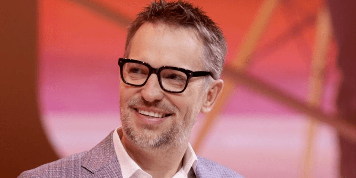 Linkedin-vd:n Ryan Roslansky pekar på att du bör ha AI-kunskaper för att landa drömjobbet.