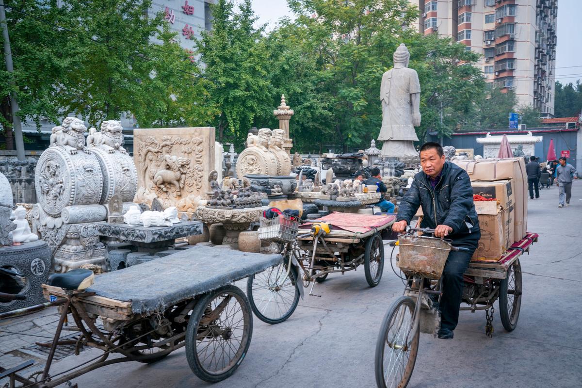 Stimulanspaket ska rädda Kina från fritt fall